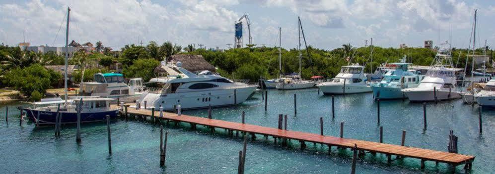 Marina Paraiso Isla Mujeres Hotel Екстер'єр фото